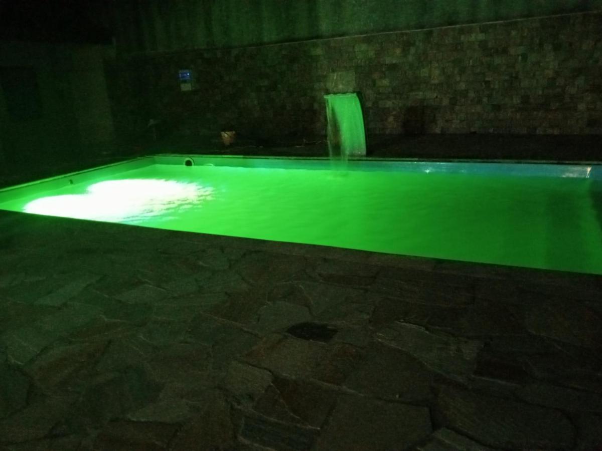 Maravilhosa vila a 150 m da praia do GUARAÚ, para 30 pessoas! Peruíbe Exterior foto